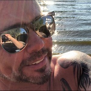 Meet your Posher, Eric